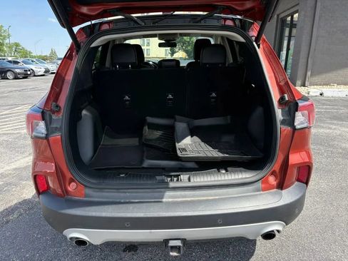 Used 2020 Ford Escape Titanium AWD/4WD image 9