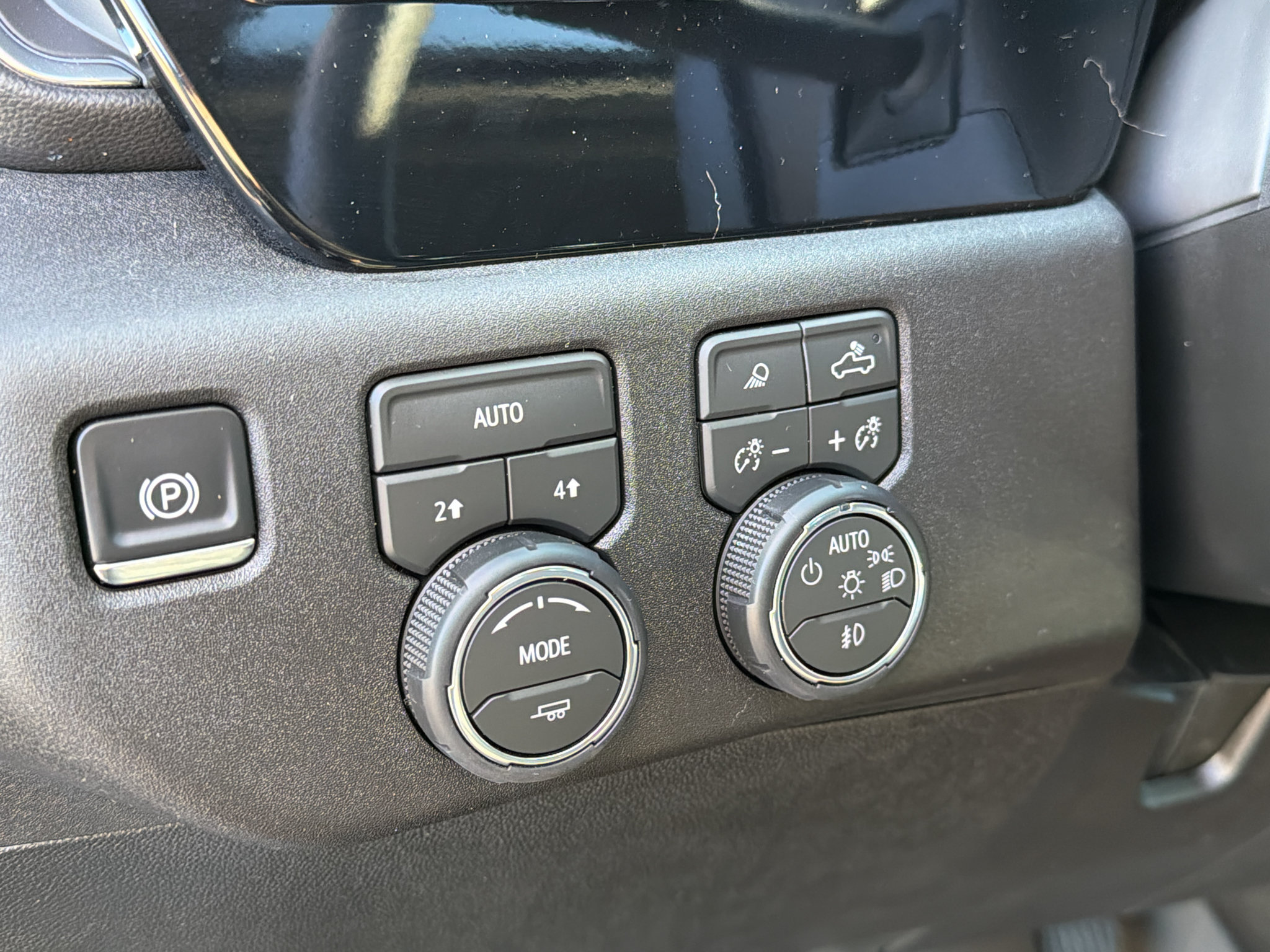 Used 2026 Chevrolet Silverado 1500 RST w/ Redline Edition AWD/4WD image 15