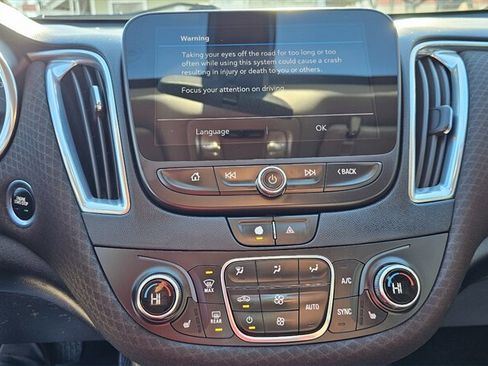 Used 2020 Chevrolet Malibu LT image 11