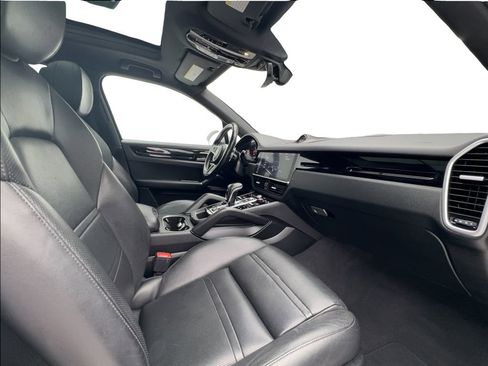 Used 2020 Porsche Cayenne AWD/4WD image 25