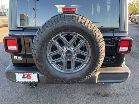 New 2026 Jeep Wrangler Sport S image 40