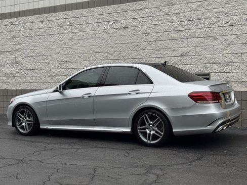 Used 2014 Mercedes-Benz E 550 4MATIC Sedan image 2