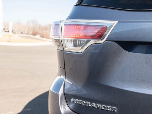 Used 2015 Toyota Highlander Limited AWD/4WD image 52