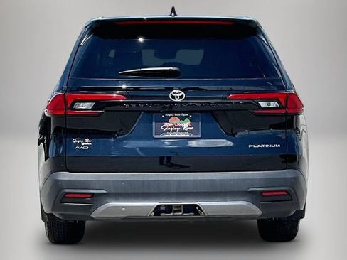 Used 2024 Toyota Grand Highlander AWD image 6