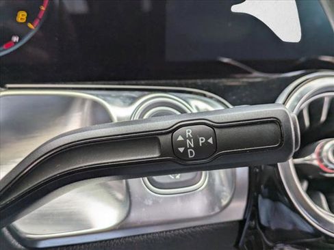 Used 2020 Mercedes-Benz GLB 250 image 15