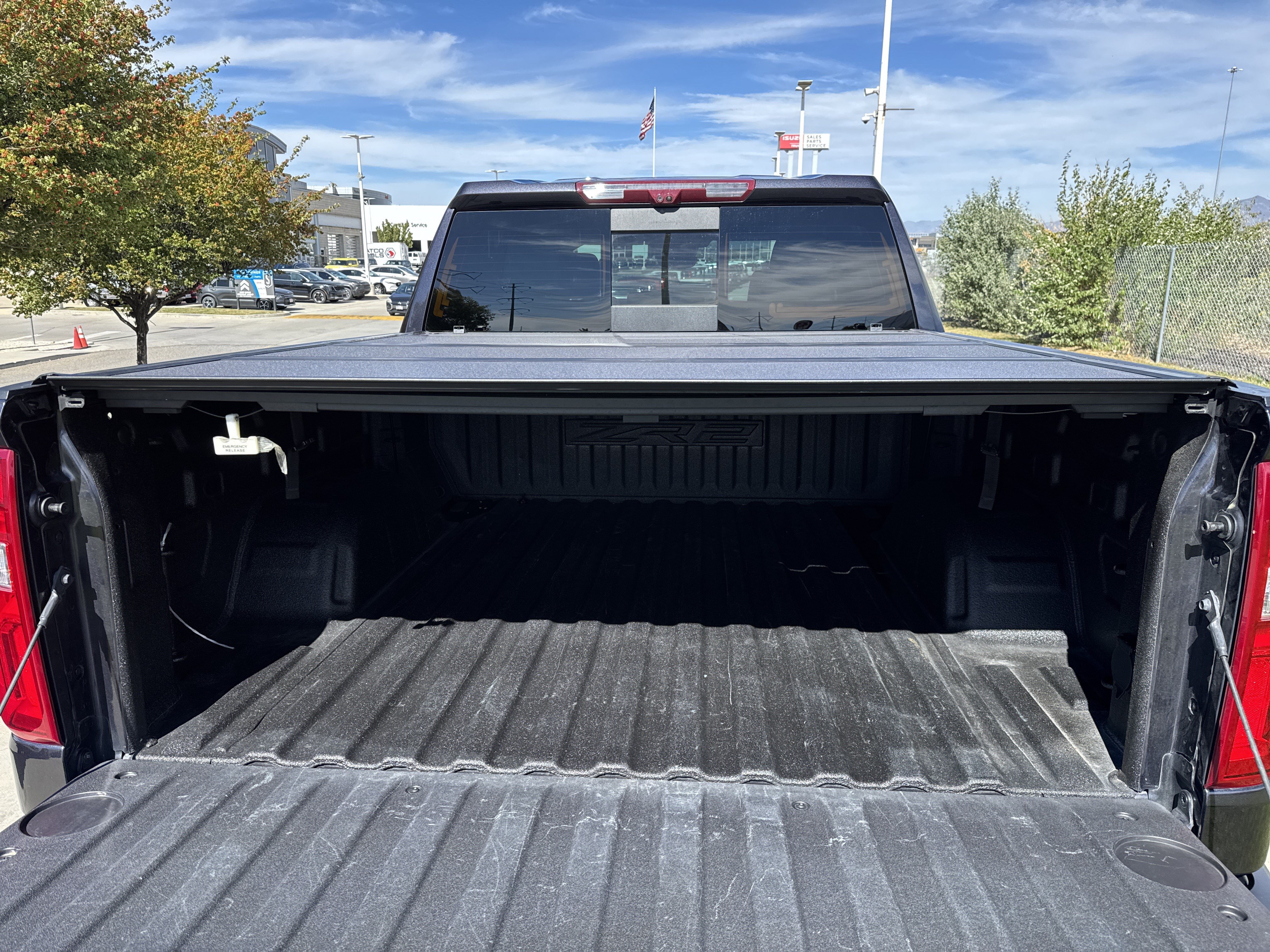 Used 2023 Chevrolet Silverado 1500 ZR2 w/ Technology Package AWD/4WD image 30