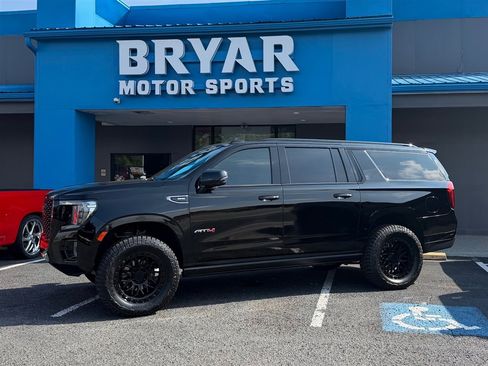 Used 2021 GMC Yukon XL AT4 w/ AT4 Premium Plus Package AWD/4WD image 2