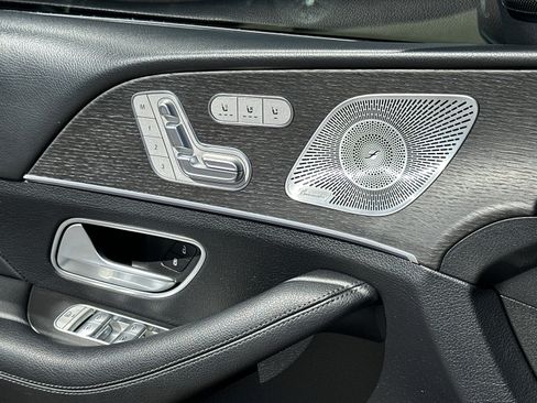Used 2024 Mercedes-Benz GLS 450 4MATIC image 23