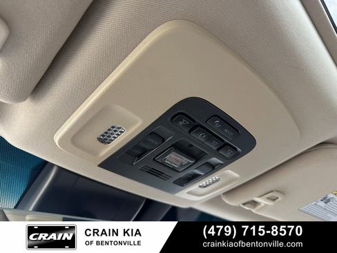 Used 2019 Toyota Avalon Limited image 20