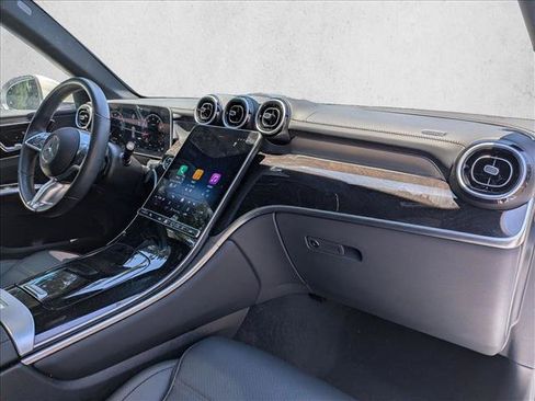 Used 2025 Mercedes-Benz GLC 300 image 21