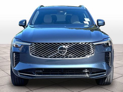 Used 2026 Volvo XC90 B6 Plus w/ Protection Package Premier AWD/4WD image 3