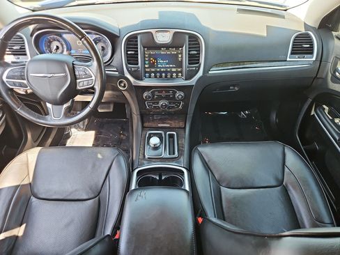Used 2019 Chrysler 300 Limited w/ Safetytec Plus Group RWD image 23