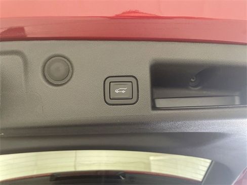 Certified 2024 Chevrolet Equinox LT w/ LPO, Floor Liner Package image 17