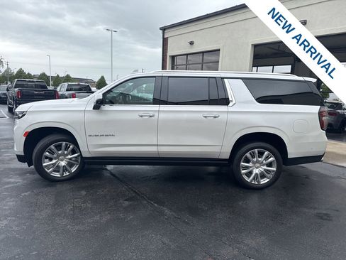 Used 2024 Chevrolet Suburban High Country w/ Advanced Technology Package AWD/4WD image 4