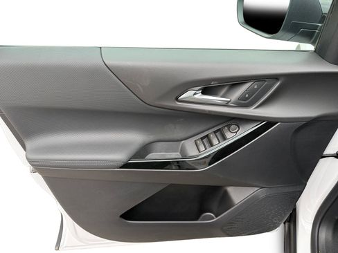 New 2026 Chevrolet Equinox LT image 9