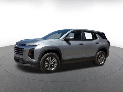 Used 2025 Chevrolet Equinox LT AWD/4WD image 8