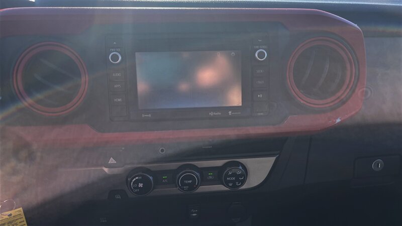 Used 2017 Toyota Tacoma SR5 RWD image 18