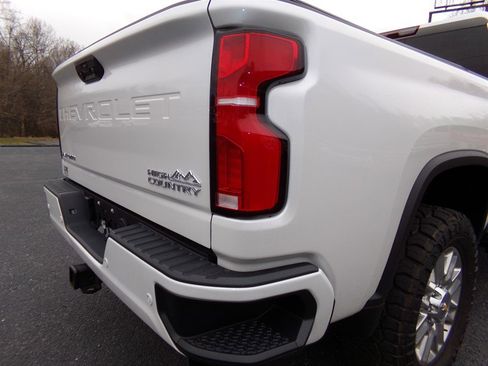 Used 2024 Chevrolet Silverado 2500 High Country w/ High Country Premium Package image 16