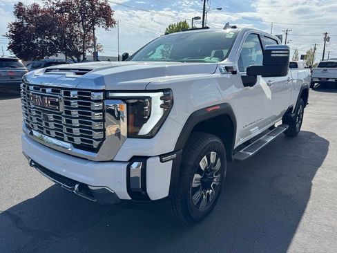 Used 2024 GMC Sierra 2500 Denali w/ Technology Package AWD/4WD image 8
