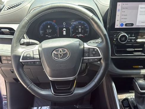 Used 2023 Toyota Highlander Platinum FWD image 20
