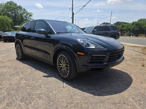 Used 2023 Porsche Cayenne AWD/4WD image 1