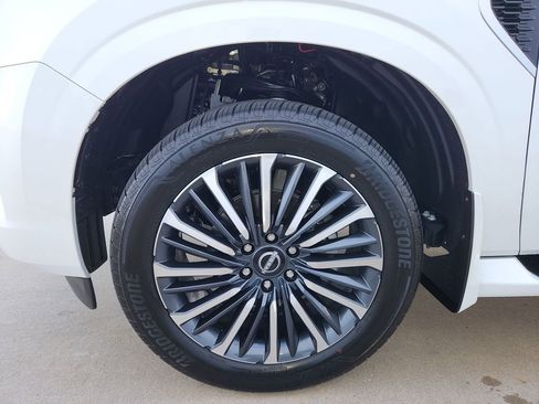 Certified 2025 Nissan Armada Platinum Reserve image 33