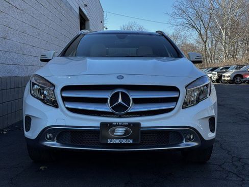 Used 2016 Mercedes-Benz GLA 250 4MATIC w/ Premium Package image 11