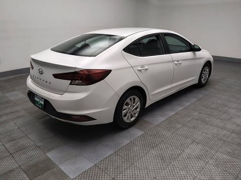 Used 2019 Hyundai Elantra SE w/ Cargo Package FWD image 10
