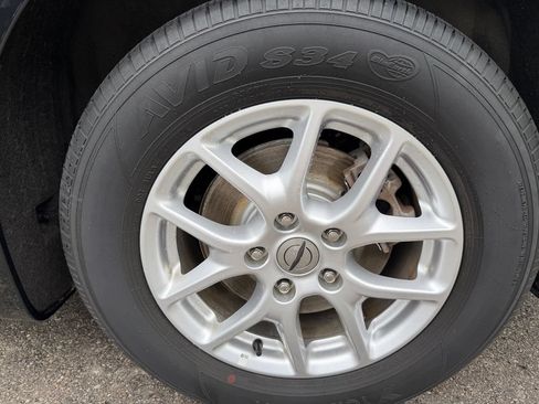 Used 2023 Chrysler Voyager LX FWD image 27