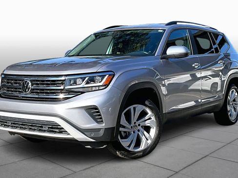 Certified 2023 Volkswagen Atlas SE image 1