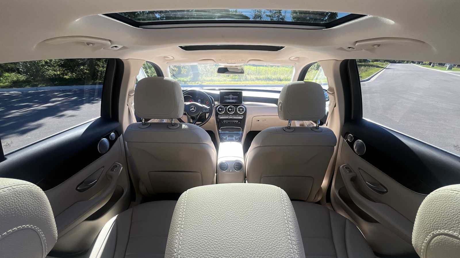 Used 2018 Mercedes-Benz GLC 350e 4MATIC image 12