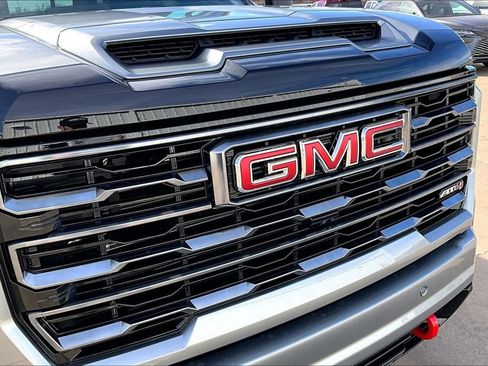 New 2026 GMC Sierra 2500 AT4 w/ AT4 Premium Plus Package AWD/4WD image 28