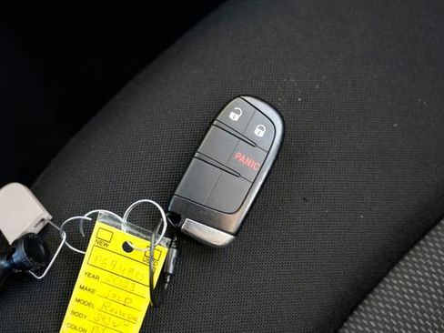 Used 2023 Jeep Renegade Latitude image 54