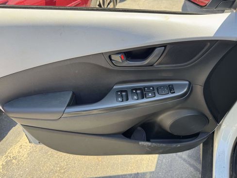 Used 2021 Hyundai Kona SE FWD image 13