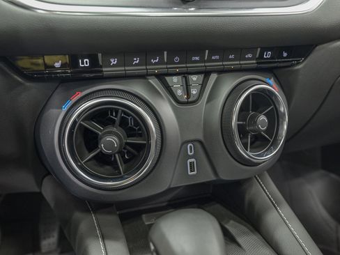 Used 2024 Chevrolet Blazer LT w/ Sound & Technology Package AWD/4WD image 23