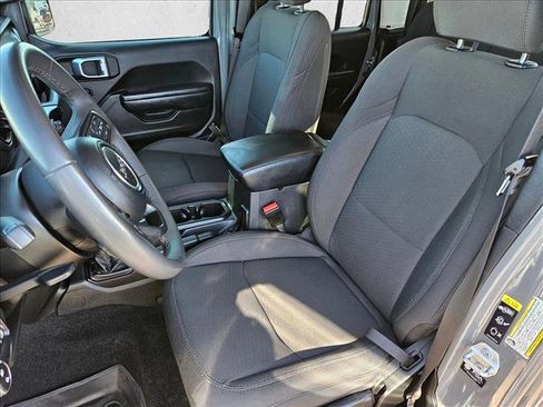 Used 2023 Jeep Gladiator Willys image 14