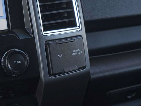 Used 2016 Ford F150 XLT w/ Equipment Group 302A Luxury AWD/4WD image 31