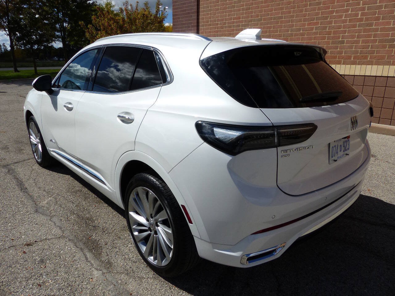 Used 2025 Buick Envision Avenir AWD/4WD image 5