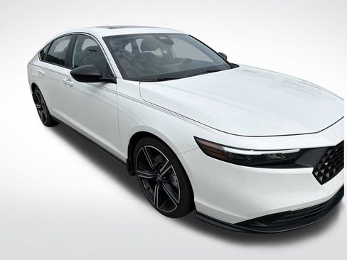 Used 2024 Honda Accord Sport image 11