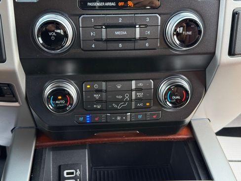 Used 2019 Ford F250 King Ranch w/ King Ranch Ultimate Package AWD/4WD image 19