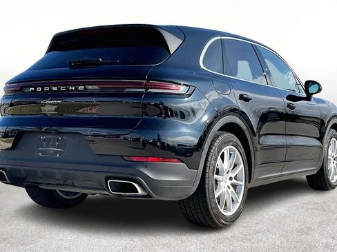 Used 2024 Porsche Cayenne image 2