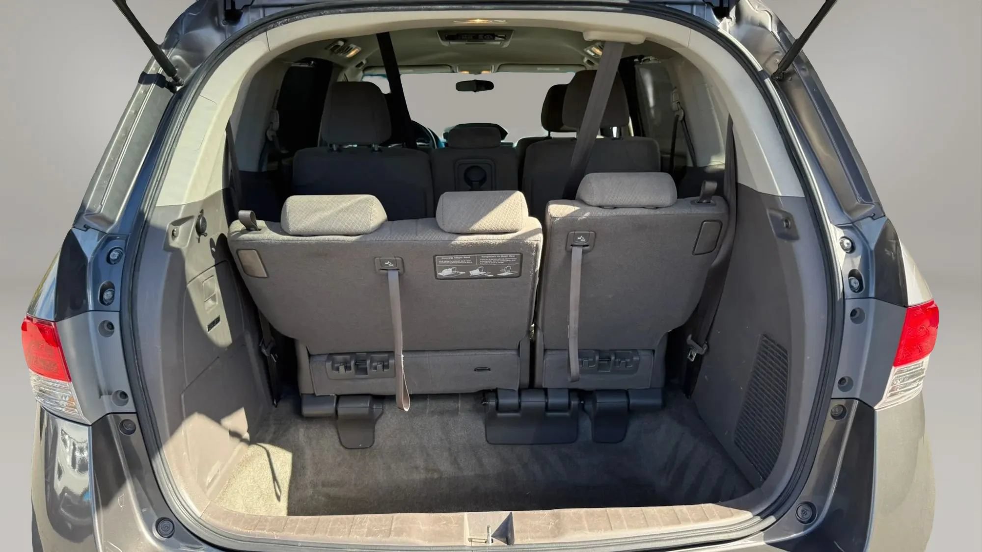 Used 2016 Honda Odyssey SE image 32