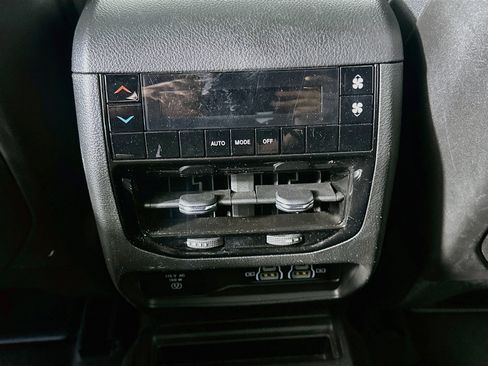 Used 2024 Jeep Grand Cherokee L Laredo AWD/4WD image 29