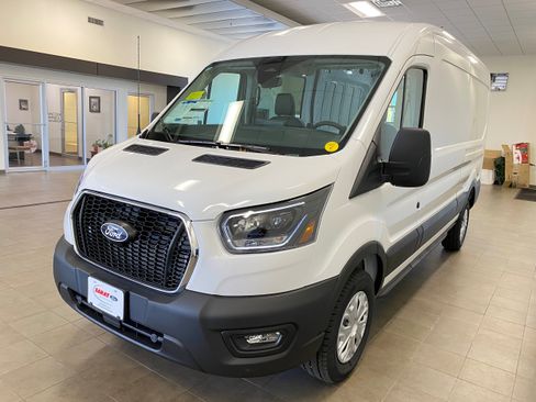 New 2026 Ford Transit 250 148 Medium Roof w/ Exterior Upgrade Package image 4