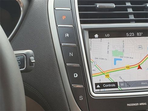 Used 2019 Lincoln Nautilus Select image 31