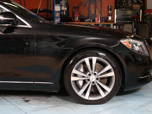 Used 2016 Mercedes-Benz S 550 4MATIC Sedan w/ Premium Package image 12