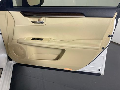 Used 2015 Lexus ES 350 w/ Premium Package FWD image 32