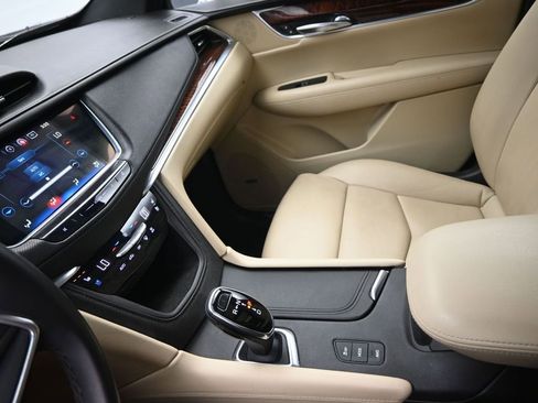 Used 2018 Cadillac XT5 Premium Luxury image 20