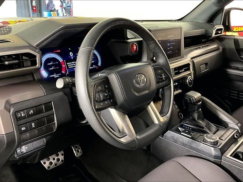 Used 2024 Toyota Tacoma TRD Sport image 15
