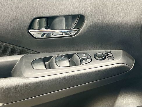 Used 2024 Nissan Kicks SV image 17